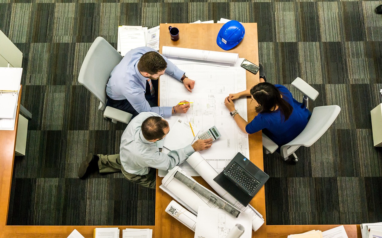 What are the different roles in an architecture firm?