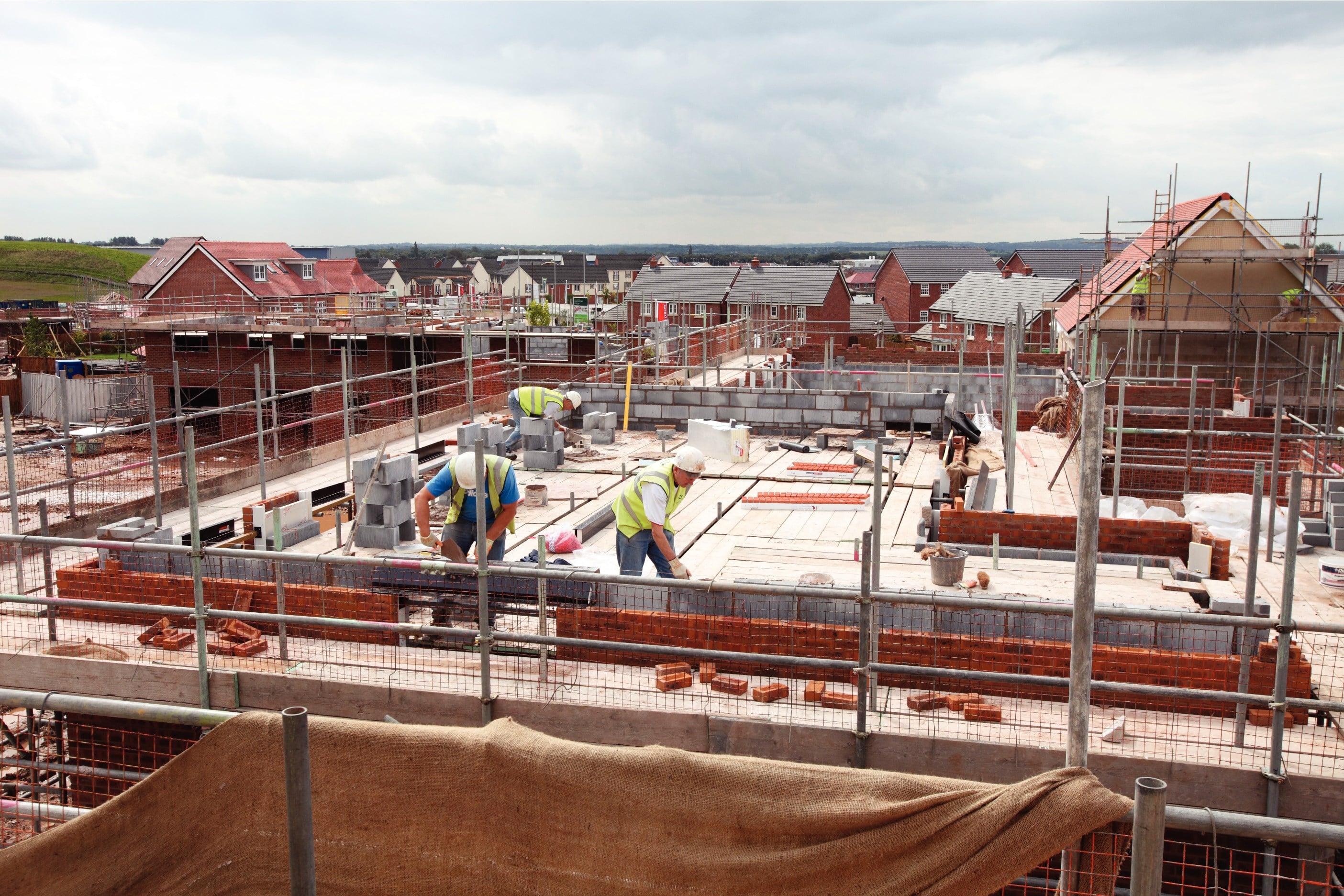 hbf-construction-work-on-a-redrow-site-m